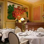 Logis Le Midland Hotel
