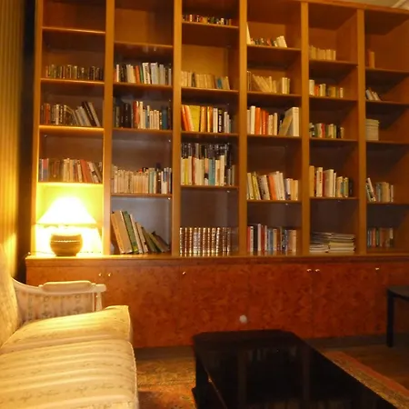 מלון Logis Le Midland 3*