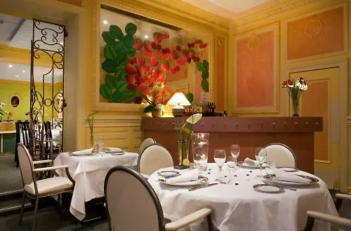 Logis Le Midland Hotel