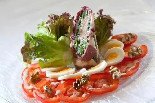 Logis Le Midland Hotel