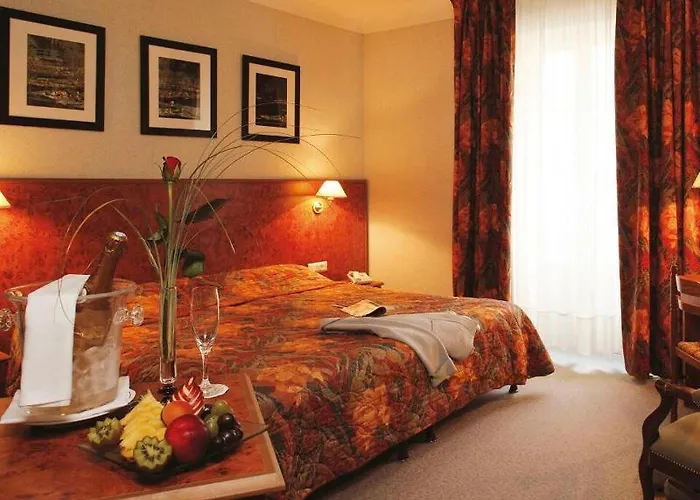 Logis Le Midland Hotel