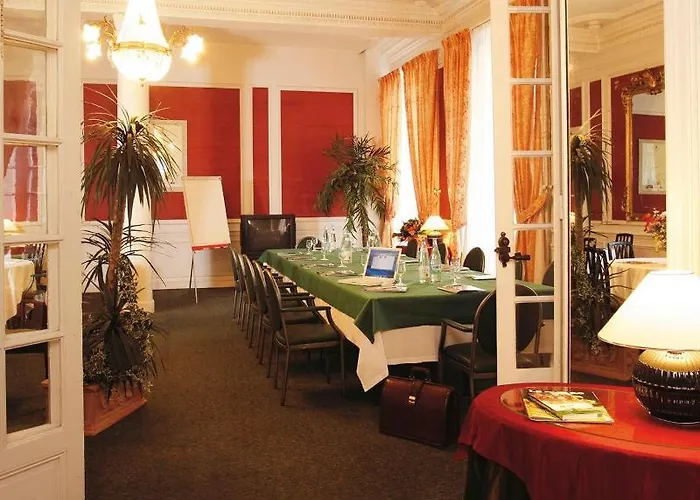 Hotel Logis Le Midland Vichy