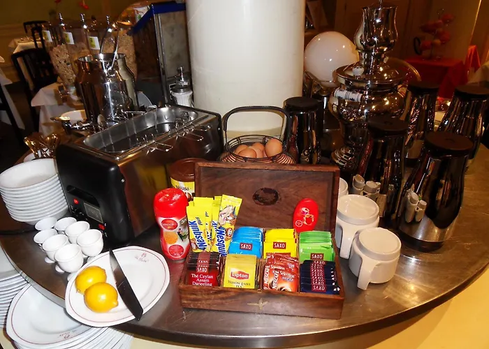 Hotel Logis Le Midland Vichy