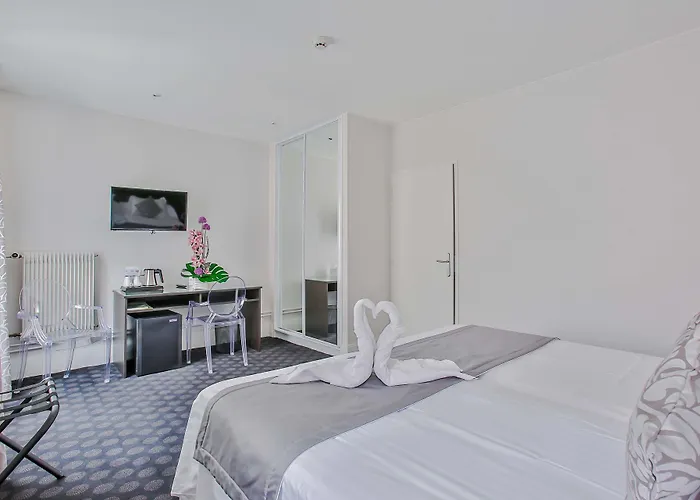 Hotel Logis Le Midland Vichy