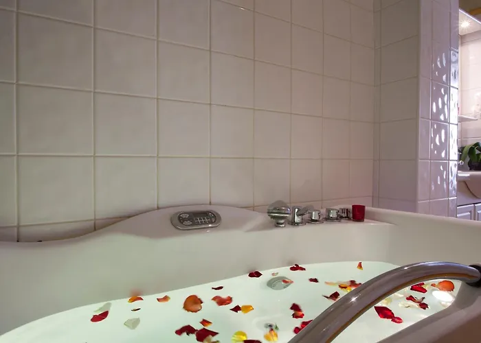 Logis Le Midland Hotel